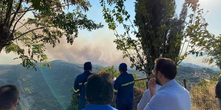 Στο μέτωπο της πυρκαγιάς στην Ηλεία και ο Περιφερειάρχης Δυτικής Ελλάδας