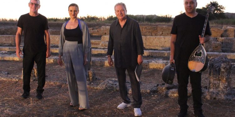 Μαγευτική η μουσική παράσταση «Οι ποιητές μας τραγουδούν» στο Αρχαίο Θέατρο της Αρχαίας Ήλιδας