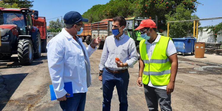 Επίσκεψη Αντιπεριφερειάρχη Π.Ε Ηλείας Βασίλη Γιαννόπουλου στα Εργοστάσια «PUMMARO» και «KYKNOS»