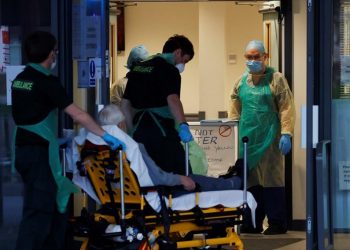 Στο υψηλότερο επίπεδο από τον Ιούνιο τα ημερήσια κρούσματα Covid-19