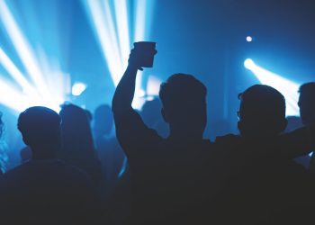 ΑΜΑΛΙΑΔΑ: Σύλληψη για παράβαση διατάραξης ησυχίας