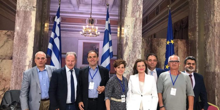 ΔΙΟΝΥΣΙΑ ΑΥΓΕΡΙΝΟΠΟΥΛΟΥ: Συμμαχία» για τα βιώσιμα κομμωτήρια – Ειδικό σύστημα διαχείρισης και ανακύκλωσης των αποβλήτων προϊόντων κομμωτηρίων