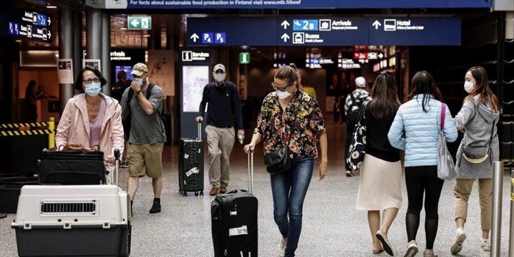 Σε καραντίνα 14 ημερών οι ταξιδιώτες από χώρες «υψηλού κινδύνου»