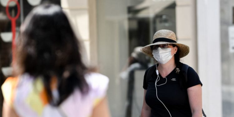 «Εκρηξη» κρουσμάτων κορωνοϊού: Ανακοινώθηκαν 203 στη χώρα