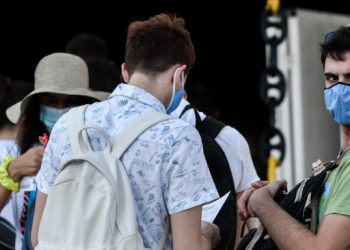 Κορωνοϊός: Στο τραπέζι νέα μέτρα μετά τα 355 κρούσματα μέσα στο ΣΚ και τους 22 στις ΜΕΘ