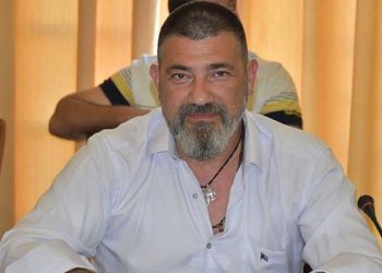 ΧΑΡΗΣ ΜΙΧΑΛΑΚΟΠΟΥΛΟΣ: “Οι τυμβωρύχοι της ζωής μας – COV-19-Σάββας Θεοδωρίδης. Προσβολή νεκρού η έσχατη ύβρις”