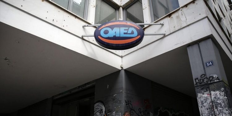 Υπερκάλυψη αιτήσεων για 1.600 θέσεις απόκτησης εργασιακής εμπειρίας σε Δ. Ελλάδα