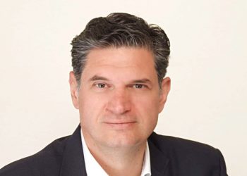 ΔΙΟΝΥΣΗΣ ΚΑΛΑΜΑΤΙΑΝΟΣ: “Το μέλλον σας ανήκει!”