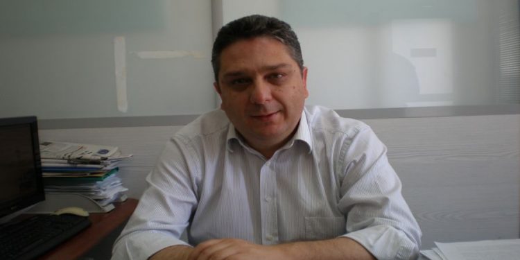 ΓΙΑΝΝΗΣ ΑΡΓΥΡΟΠΟΥΛΟΣ: “Προχωρούν οι ασφαλτοστρώσεις σε κεντρικούς δρόμους του Πύργου” (βίντεο)