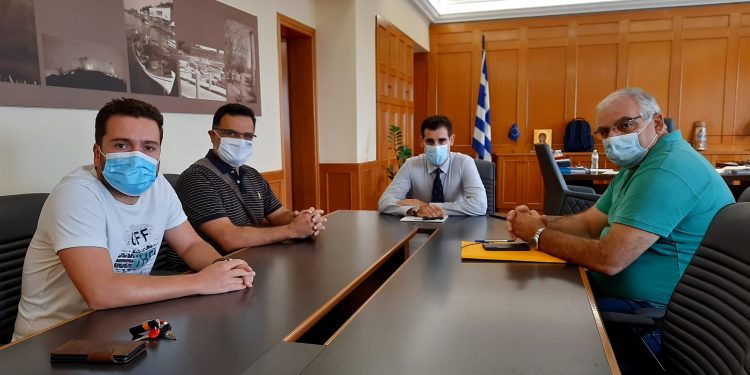 Συνάντηση Αντιπεριφερειάρχη Π.Ε Ηλείας Β. Γιαννόπουλου με εκπροσώπους του εμπορικού κόσμου