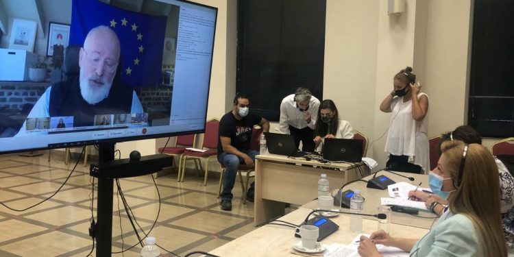 ΔΙΟΝΥΣΙΑ ΑΥΓΕΡΙΝΟΠΟΥΛΟΥ: Στο επίκεντρο η Ευρωπαϊκή Πράσινη Συμφωνία και η Κοινή Αγροτική Πολιτική