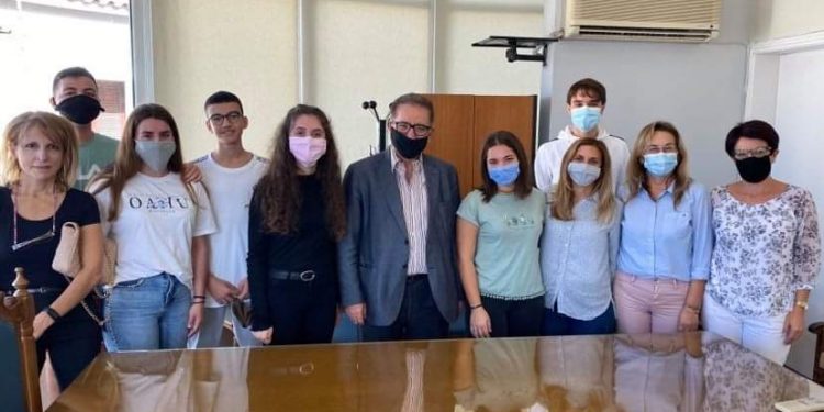 ΔΗΜΟΣ ΖΑΧΑΡΩΣ: Υποδέχθηκε τους βραβευθέντες της Β΄ Λυκείου του ΓΕΛ Ζαχάρως