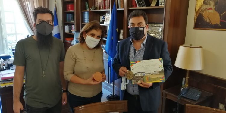 Επίσκεψη της κ.Σοφίας Χίντζιου-Κοντογιάννη στον δήμαρχο Πύργου κ.Παναγιώτη Αντωνακόπουλο