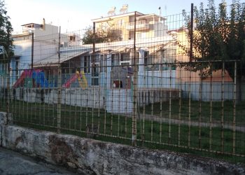 “Ο ΠΥΡΓΟΣ ΟΛΟΙ ΕΜΕΙΣ”: “Οι παιδικοί σταθμοί της πόλης εκπέμπουν SOS”