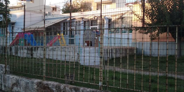 “Ο ΠΥΡΓΟΣ ΟΛΟΙ ΕΜΕΙΣ”: “Οι παιδικοί σταθμοί της πόλης εκπέμπουν SOS”