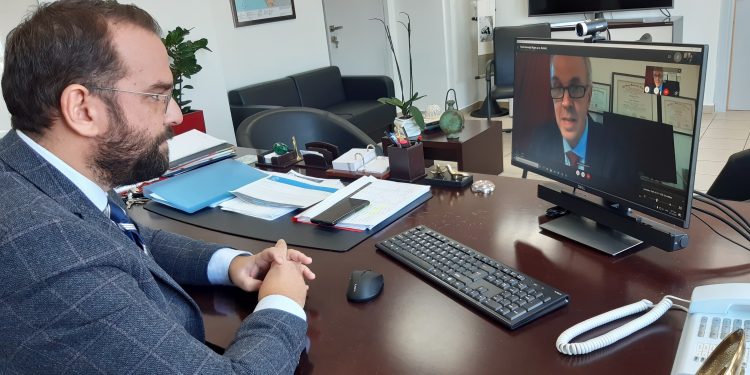 ΠΕΡΙΦΕΡΕΙΑ ΔΥΤΙΚΗΣ ΕΛΛΑΔΑΣ: Τηλεδιάσκεψη Περιφερειάρχη Νεκτάριου Φαρμάκη με τον πρύτανη του Πανεπιστημίου Πελοποννήσου Αθανάσιο Κατσή
