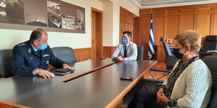 Συνάντηση Αντιπεριφερειάρχη Π.Ε Ηλείας Β. Γιαννόπουλου με Διευθυντή Αστυνομίας Ηλείας Π. Μάνδαλο