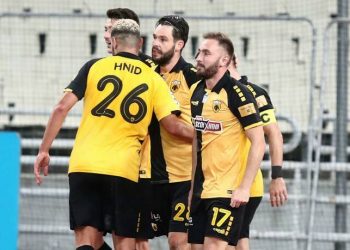 Η ΑΕΚ νίκησε με ανατροπή τον ΟΦΗ, 2-1 στο ΟΑΚΑ