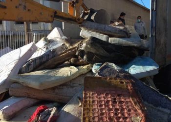ΔΗΜΟΣ ΠΥΡΓΟΥ: Απομακρύνονται τα παλιά στρώματα από το παλιό Νοσοκομείο Πύργου -Η προεκλογική δέσμευση γίνεται πράξη σε ελάχιστο χρόνο (φωτος)