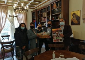 ΔΗΜΟΣ ΠΥΡΓΟΥ: Μ’ ένα καλάθι γεμάτο ευχές