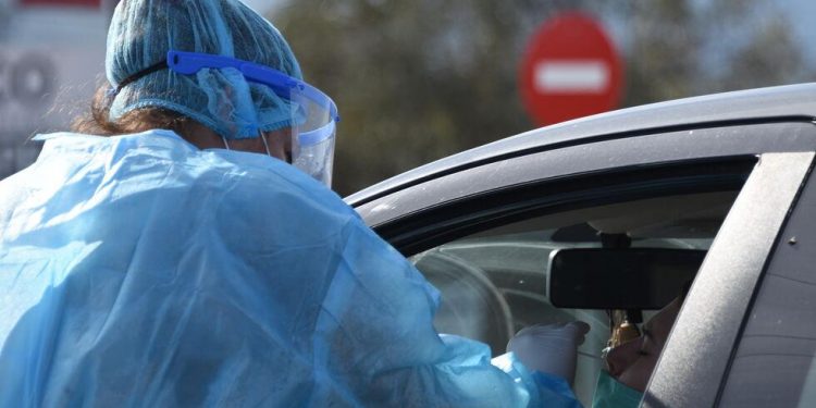 ΠΥΡΓΟΣ: Δωρεάν τεστ για τον κορονοϊό μέσω drive through