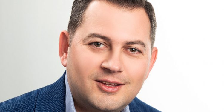 ΘΟΔΩΡΗΣ ΒΑΣΙΛΟΠΟΥΛΟΣ: Ευχές για την Πρωτοχρονιά