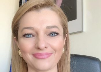 ΔΙΟΝΥΣΙΑ ΑΥΓΕΡΙΝΟΠΟΥΛΟΥ: “Θερμές Ευχές για το 2021!”