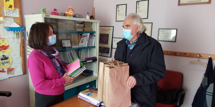 ΠΑΝΑΓΙΩΤΟΠΟΥΛΟΣ ΑΒΕΕ: Δωρεάν tablet στα Δημοτικά σχολεία Δουνεϊκών, Καρδαμά και Εφύρας