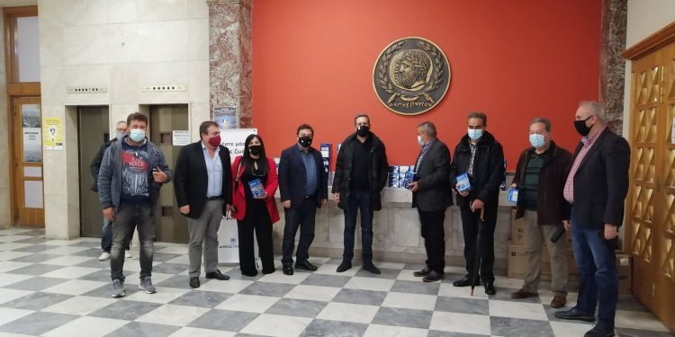ΔΗΜΟΣ ΠΥΡΓΟΥ: Μοίρασε για πρώτη φορά ηλεκτρολογικό στολισμό σε όλα τα Δημοτικά διαμερίσματα