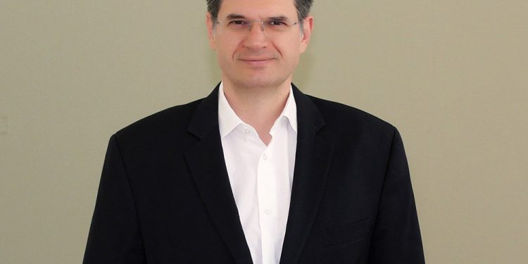ΔΙΟΝΥΣΗΣ ΚΑΛΑΜΑΤΙΑΝΟΣ: “Η αλλαγή του χρόνου περιέχει την προσμονή για ένα καλύτερο αύριο”