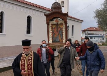 H μεταφορά της εικόνος του Πολιούχου του Πύργου Αγίου Χαραλάμπους, εν μέσω κοροναϊού (φωτος)