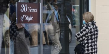 Click in shop: Πότε ανοίγουν τα καταστήματα – Πώς θα ψωνίζουμε