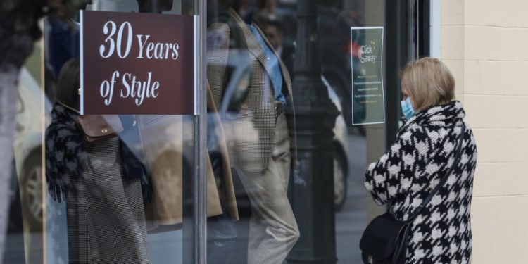 Click in shop: Πότε ανοίγουν τα καταστήματα – Πώς θα ψωνίζουμε