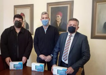 «ΣΟΥΛΗΣ –ΚΙΟΥΝΙΣ ΑΒΕΕ»: Προσφορά τάμπλετ στα Δημοτικά του Δήμου Πηνειού
