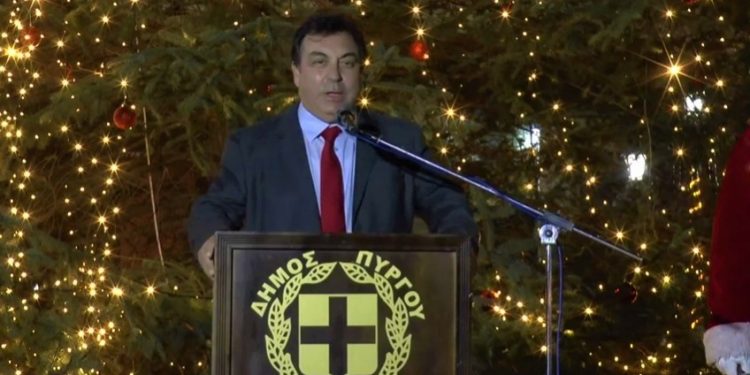 ΔΗΜΟΣ ΠΥΡΓΟΥ: Εντυπωσιακή αλλαγή του χρόνου με πολλά πυροτεχνήματα