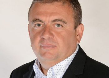 ΔΗΜΟΣ ΠΥΡΓΟΥ: Ενημέρωση σχετικά με την εναπόθεση χριστουγεννιάτικων δέντρων σε ειδικούς κάδους