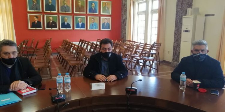 ΔΗΜΟΣ ΠΥΡΓΟΥ: «Διαρκείς πρωτοβουλίες και κινητοποιήσεις – Προσβολή κατά όλης της πόλης από τους δυο δημοτικούς συμβούλους»