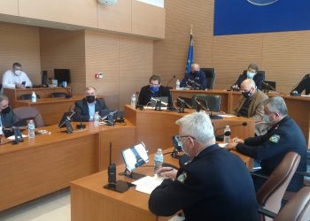 Μ. Χρυσοχοϊδης: «Βάλτε όλοι πλάτη, δεν παίζουμε με τη δημόσια υγεία…»