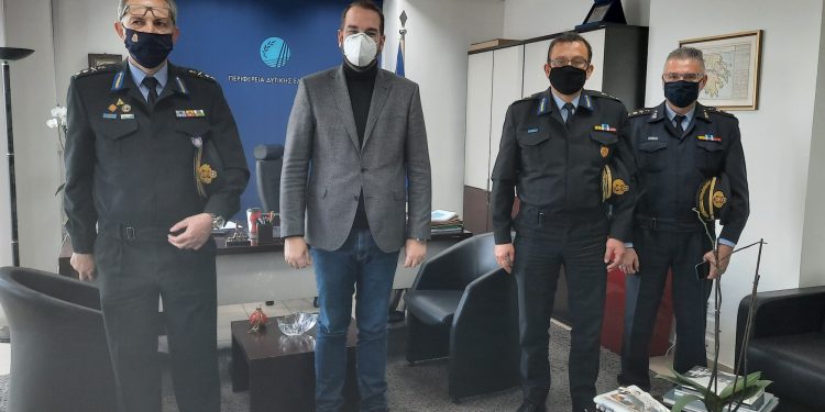 Στον Περιφερειάρχη Νεκτάριο Φαρμάκη η νέα ηγεσία Πυροσβεστικών  Υπηρεσιών Δυτικής Ελλάδας