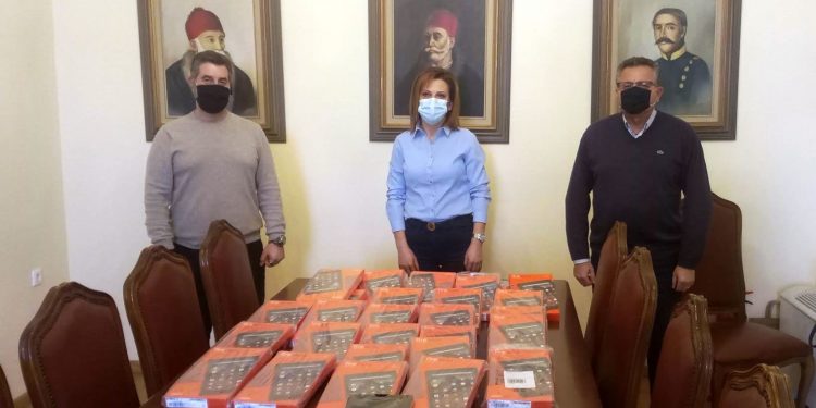 Δωρεά 30 tablets στη μαθητική κοινότητα του Δήμου Πηνειού