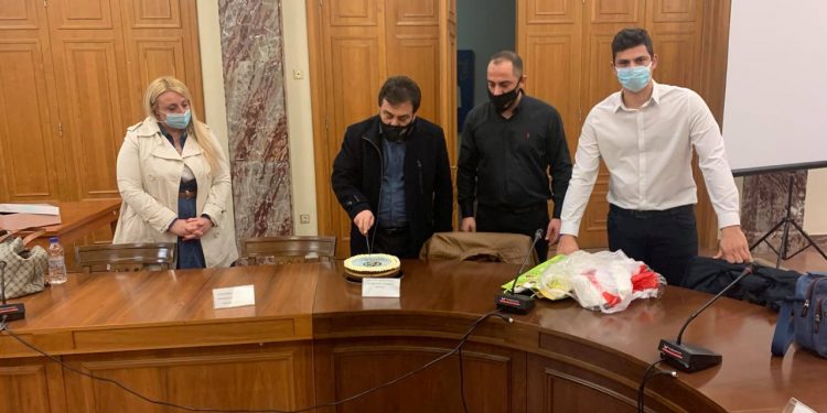 ΔΗΜΟΣ ΠΥΡΓΟΥ: Το Γραφείο Εθελοντισμού έκοψε την πίτα του