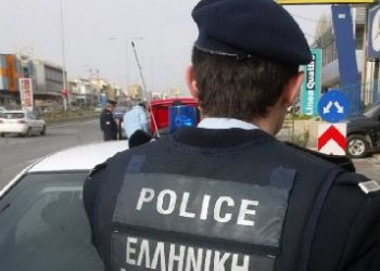 Σύλληψη αλλοδαπού για πλαστογραφία και στέρηση αδείας ικανότητας οδήγησης