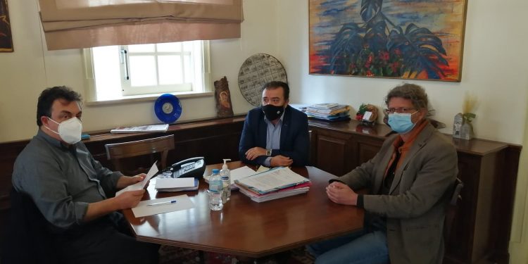 ΔΗΜΟΣ ΠΥΡΓΟΥ: Στάση εργασίας στον Πύργο την ώρα της συνάντησης των επτά Δημάρχων με τον Πρύτανη την Παρασκευή