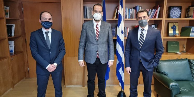 Συνάντηση Ν. Φαρμάκη και Λ. Δημητρογιάννη με τον Υπουργό Περιβάλλοντος και Ενέργειας, Κ. Σκρέκα