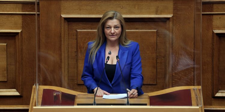 ΔΙΟΝΥΣΙΑ ΑΥΓΕΡΙΝΟΠΟΥΛΟΥ: Μέριμνα για τη διεύρυνση της βάσης των δικαιούχων της 7ης επιστρεπτέας προκαταβολής