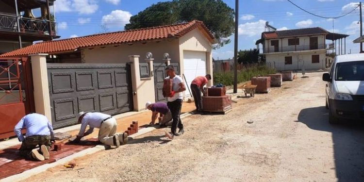 ΔΗΜΟΣ ΠΗΝΕΙΟΥ: Ξεκίνησε η τοποθέτηση κυβόλιθων
