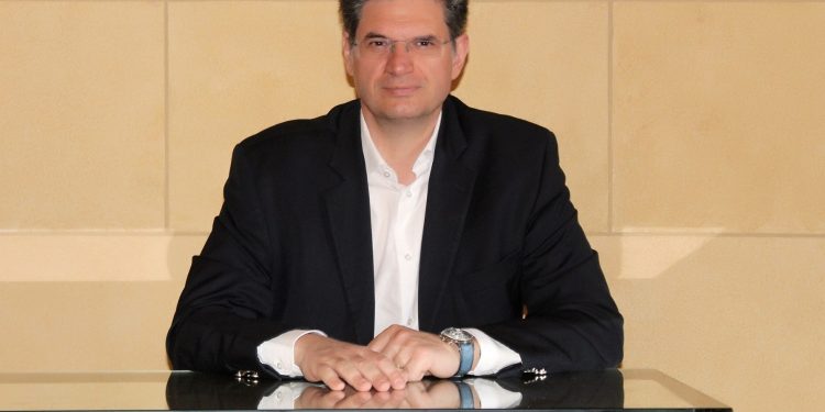 ΔΙΟΝΥΣΗΣ ΚΑΛΑΜΑΤΙΑΝΟΣ: Στη Βουλή τα προβλήματα του εμβολιασμού στην Ηλεία