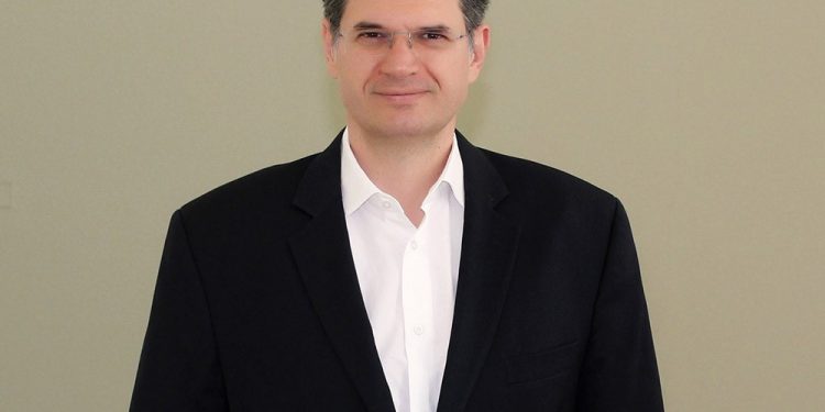 ΔΙΟΝΥΣΗΣ ΚΑΛΑΜΑΤΙΑΝΟΣ: “Εφαρμογή μιας άλλης πολιτικής πριν να είναι πολύ αργά”