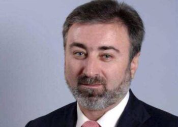 ΓΙΩΡΓΟΣ ΠΑΝΑΓΟΥΛΙΑΣ: “Σε ανάμνηση του ρόλου του Ποντίου Πιλάτου που υποδύεται με μοναδικό τρόπο ο δημοτικός σύμβουλος κ. Διον. Γεωργόπουλος”