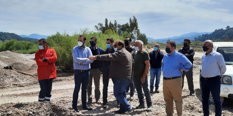 Αυτοψία και ενημέρωση Περιφερειάρχη Δυτικής Ελλάδας Νεκτάριου Φαρμάκη, στο έργο αντιπλημμυρικής προστασίας, στον Αλφειό ποταμό